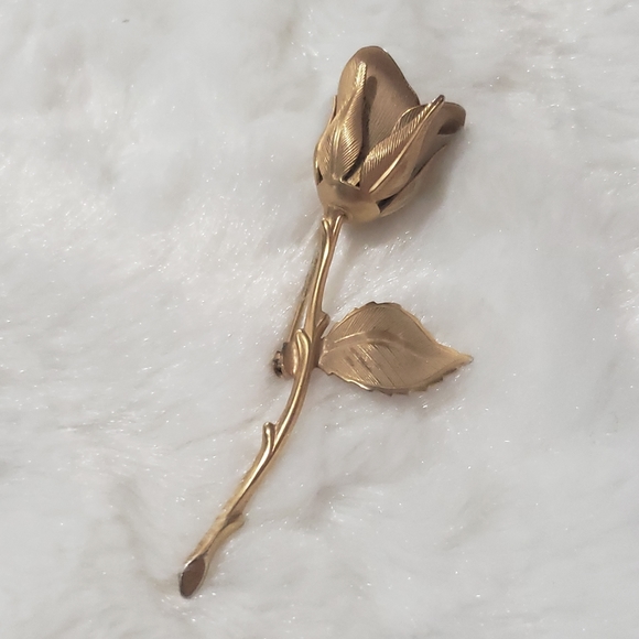 Vintage Gold Tone Rose Brooch Pin - Picture 2 of 7